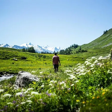 Appartement - Fabulous 2-bedroomed Flat