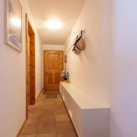 - Fabulous 2-bedroomed Flat *